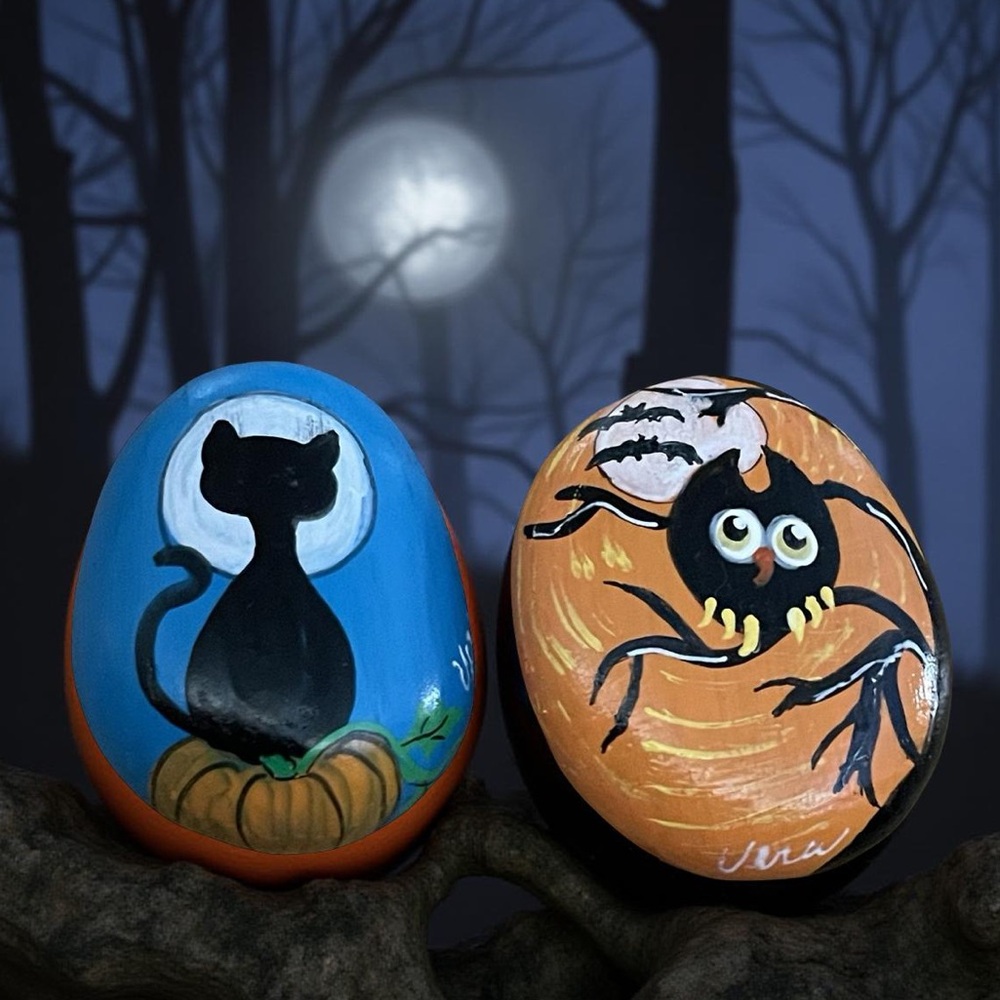 Hand crafted painted Halloween rocks black cat owl pumpkin bats moon set of two - Picture 3 of 13